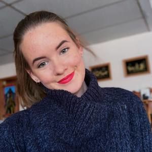 Meet your Posher, Alexandrea